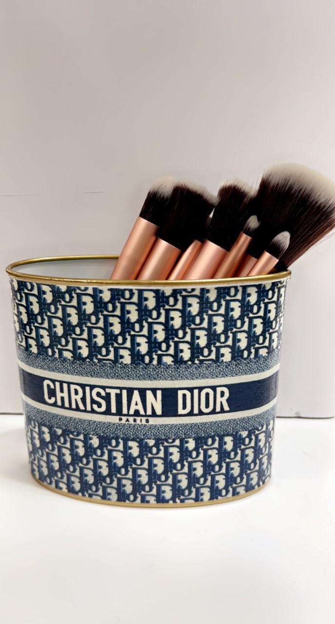 Designergifts.co - Designer inspired makeup brush holders these are a  dreammm & a must have 😍 1 for $25 or 2 for $40 🖤